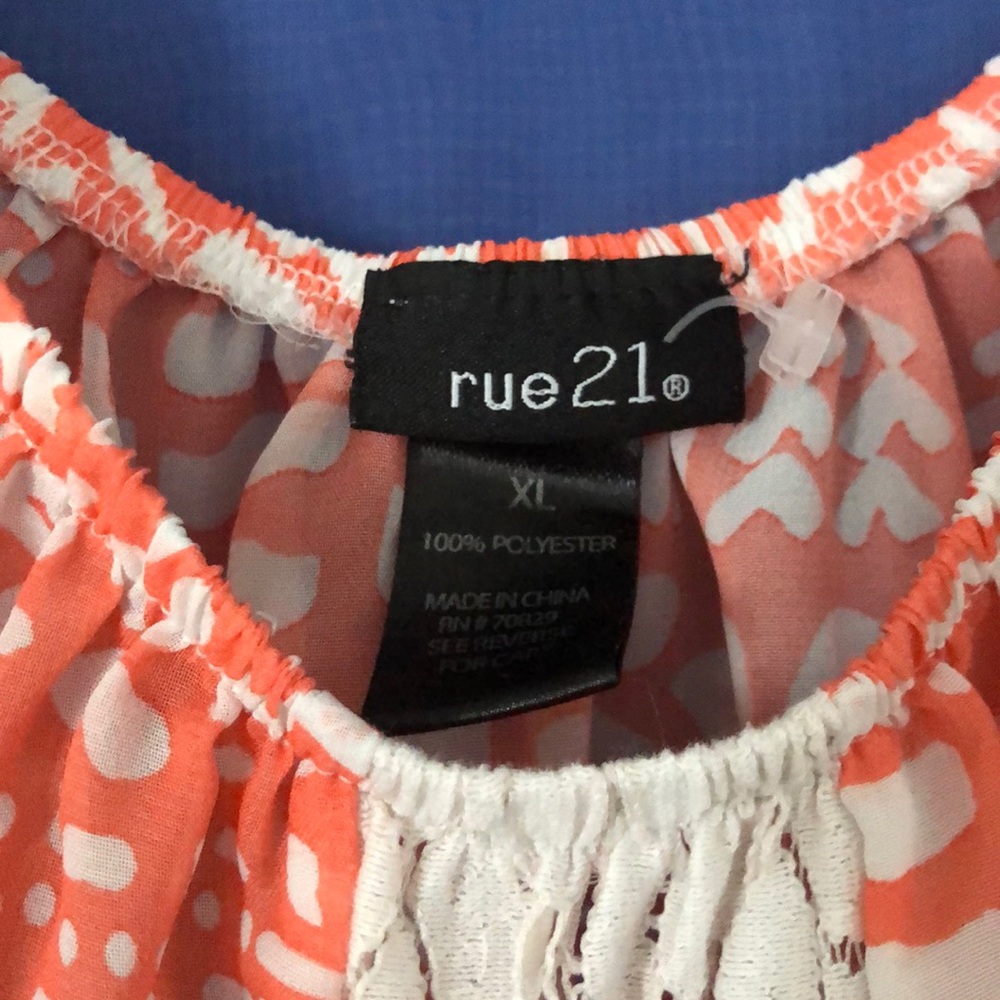 patterned blouse - Picture 2 of 2